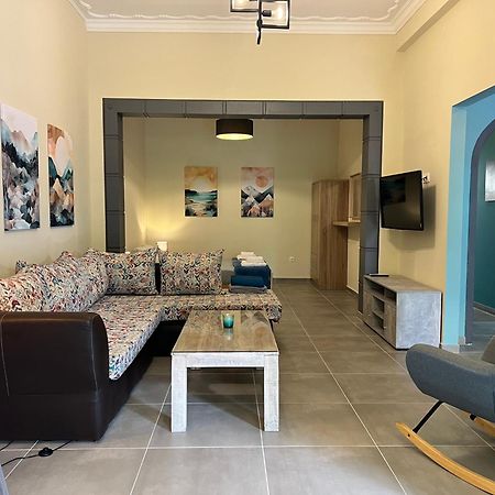 Spacious And Beautiful House ピレウス エクステリア 写真