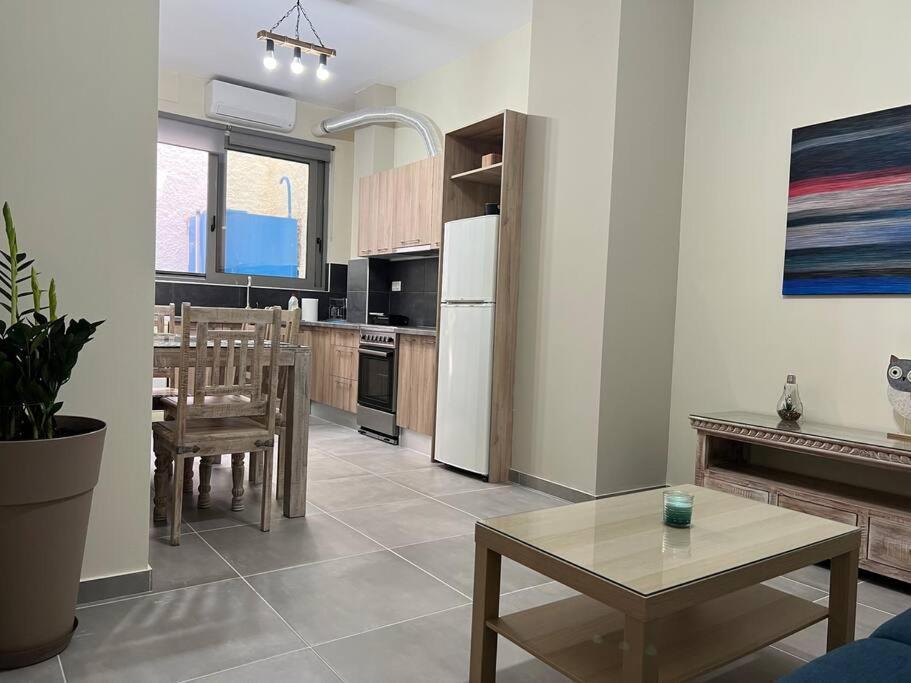 Spacious And Beautiful House ピレウス エクステリア 写真