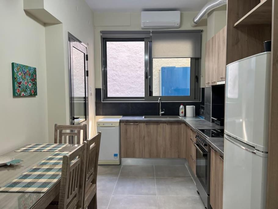 Spacious And Beautiful House ピレウス エクステリア 写真