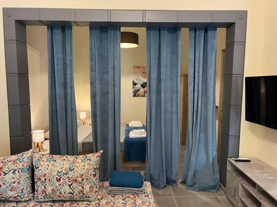 Spacious And Beautiful House ピレウス エクステリア 写真